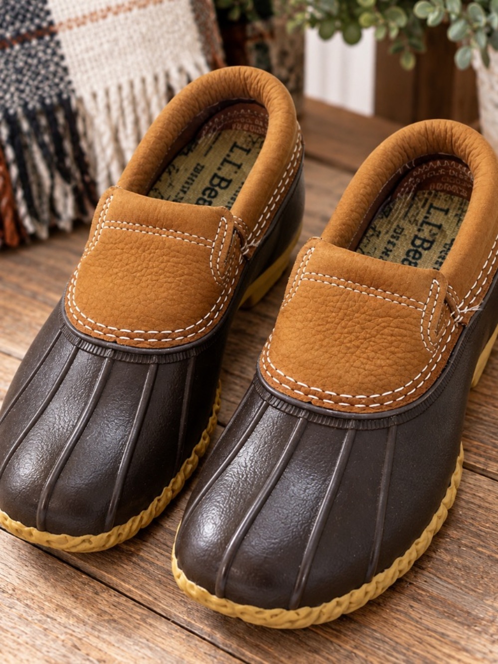 L.L. Bean women’s Two-Tone Brown and Tan Duck  Moccasin Boots size 8.5